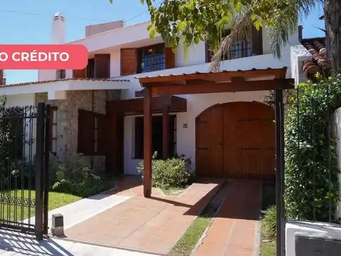 Venta Casa 4 dormitorios Bajo Palermo. APTO CREDITO. Jardin y Pileta