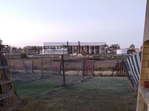 Venta casa frente al lago dos dormitorios