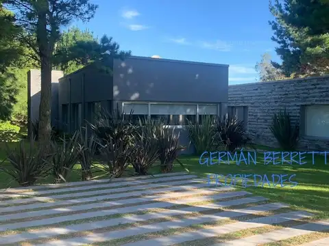 Casa Chalet  en Venta en Pinamar, Costa Atlántica, Buenos Aires
