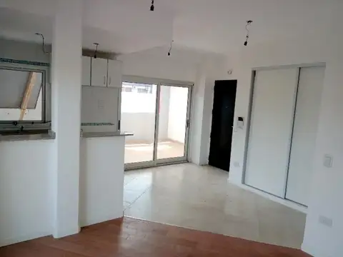 DOS AMBIENTES CON BALCON TERRAZA  Y VISTA A LA PLAZA MISERICORDIA