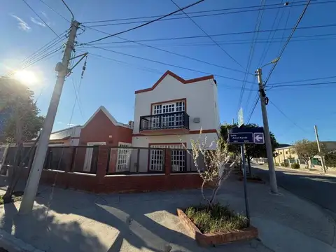 CASA EN VENTA RADA TILLY 3 DORM, PATIO Y COCHERA!