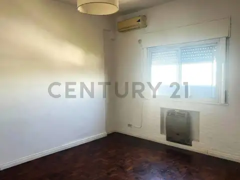 VENTA AMPLIO 3 AMBIENTES EN EDIFICIO DE EPOCA, AV. MITRE AL 3000 SARANDI.