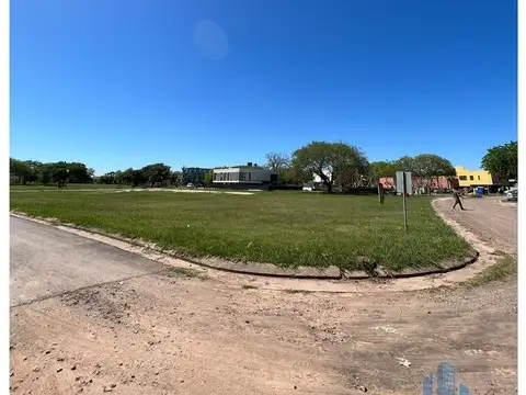 Av Sarmiento 2500