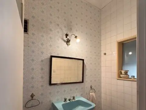 Casa en Alquiler con 4 cocheras