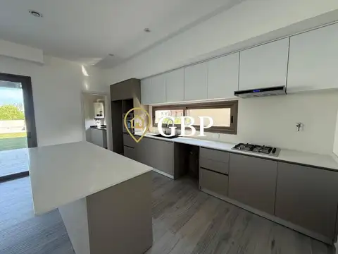 Casa en Venta en Fincas Del Alba, USD 320.000