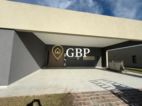 Casa en venta en Fincas del Alba – Apta crédito Hipotecario