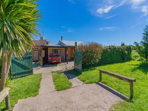 VENTA CASA CHAPADMALAL - STA ISABEL 4 AMBIENTES