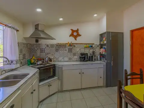 VENTA CASA CHAPADMALAL - STA ISABEL 4 AMBIENTES