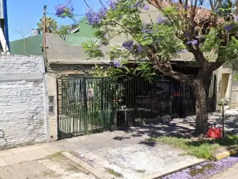 Casa en venta - 3 Dormitorios 2 Baños - Tres Febrero