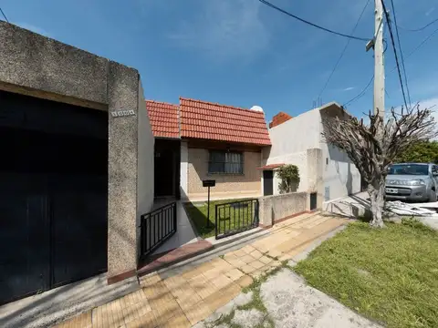 Casa 3 ambientes con 1 baño