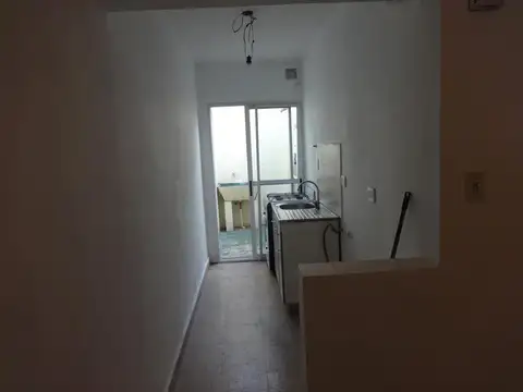 3 Ambientes con pequeño patio - En alquiler