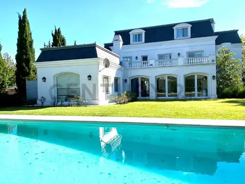 VENTA CASA CON AMARRA EN LAS CALETAS - NORDELTA