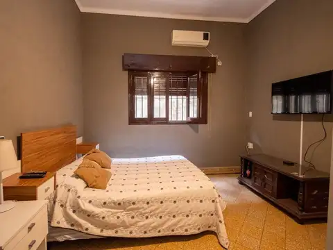 VENTA CASA 3/4 DORMITORIOS CON COCHERA Y PATIO