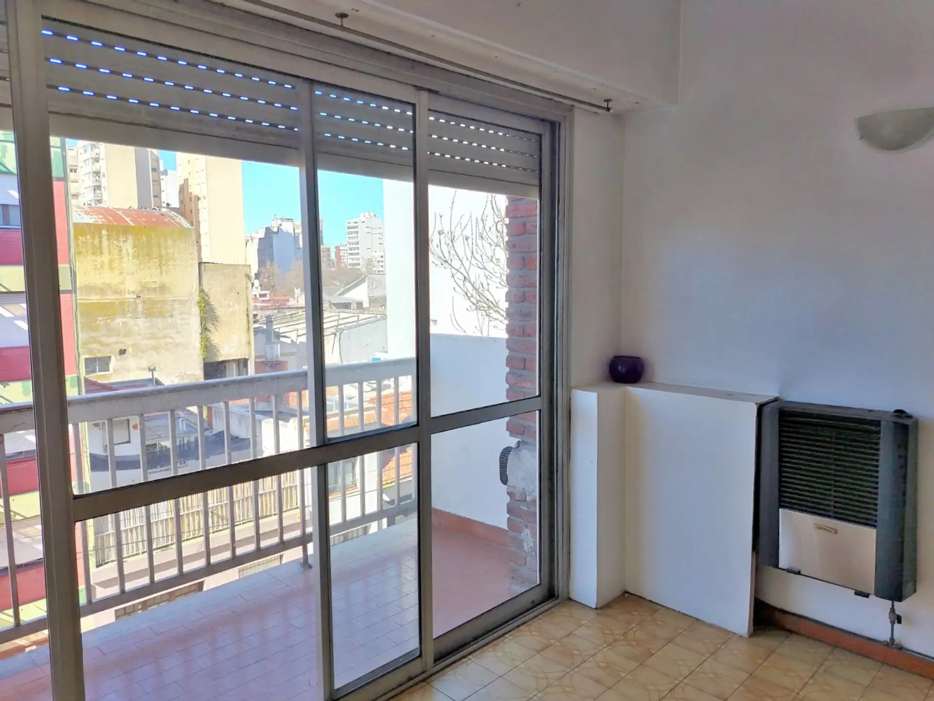 Venta departamento 3 ambientes al frente Centro