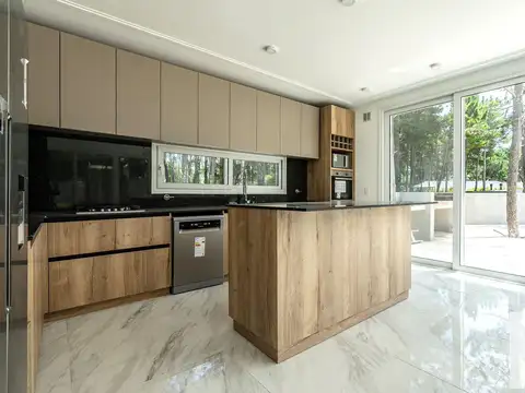 Casa en Venta en Pinamar, USD 800.000
