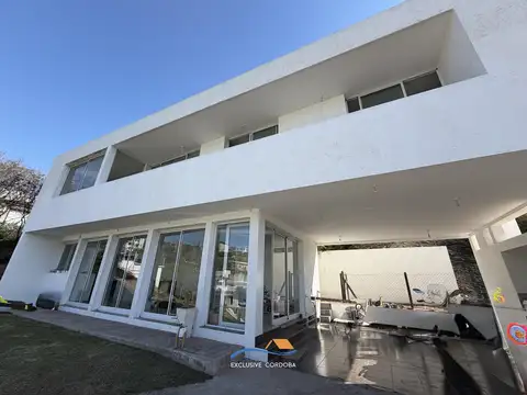 Casa en Alquiler de 3 dormitorios