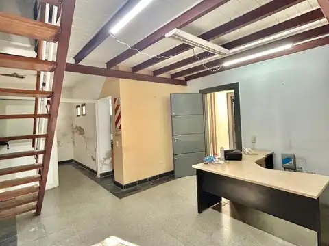 Oficina 2 ambientes con 1 baño