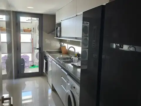 Departamento 8 ambientes con 3 baños