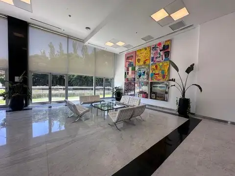 Oficina en Alquiler con 2 cocheras