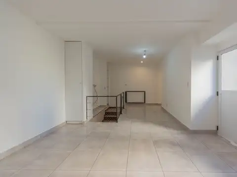 Depto Tipo Casa en Alquiler de 3 ambientes