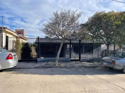 Jorge Newberry 900, Piso 0