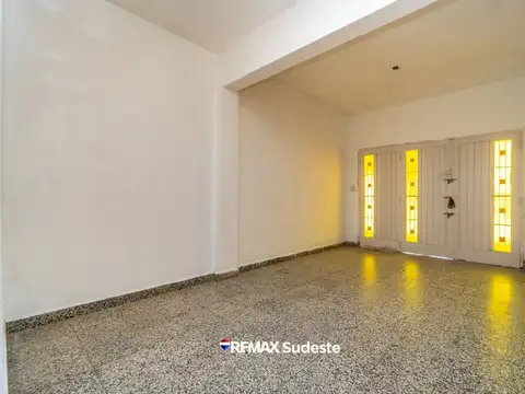 Casa 5 ambientes con 1 baño