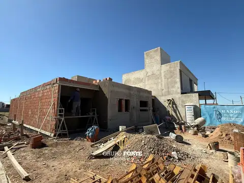 Depto Tipo Casa 3 ambientes con 2 baños