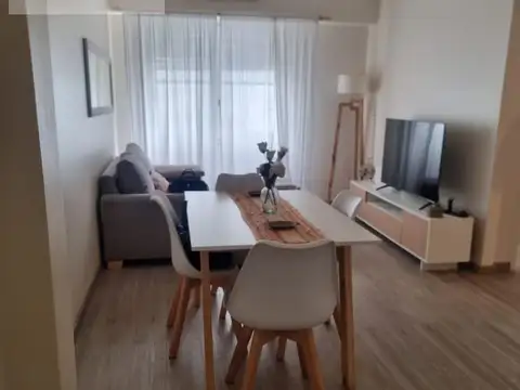 Alquiler Temporario - Departamento de 3 ambientes en Las Cañitas Con Patio Privado