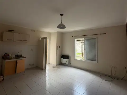 Departamento en Alquiler en Barrio Italia, $ 450.000