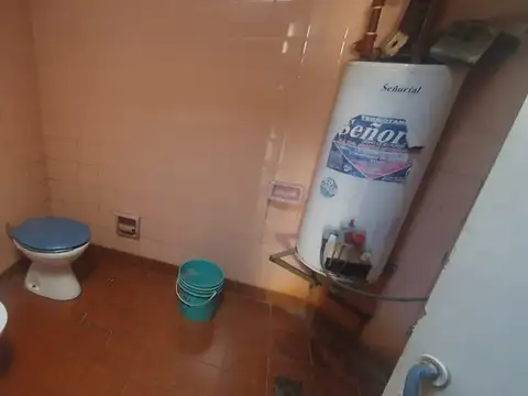 Galpón en Venta, 788 m2 cubiertos, 2 plantas, terreno 17.32 x 25, en Villa Real