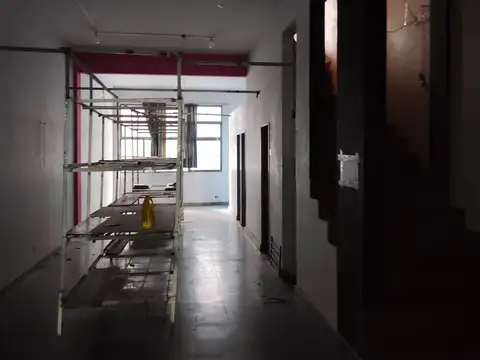 Local en Alquiler Via Púb.