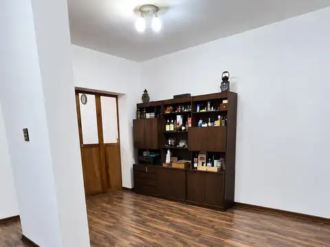 Casa 6 ambientes con 4 baños