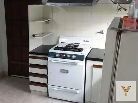 Casa 5 ambientes con 1 baño