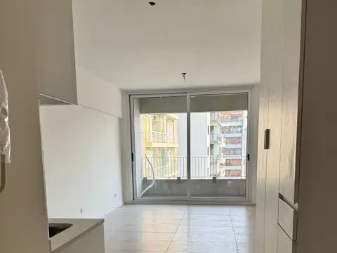 SENILLOSA 300, Piso 5