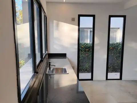 Casa en Alquiler en Zarate, USD 1.000