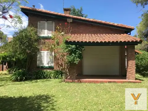 Casa en venta - 4 Dormitorios 3 Baños - Ranelagh