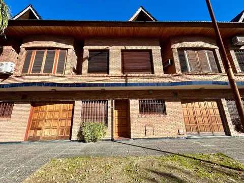 VENTA CASA 5 AMBIENTES CON COCHERA EN RAMOS MEJÍA