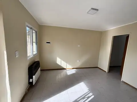 Casa en Alquiler en Villa Elisa, $ 650.000