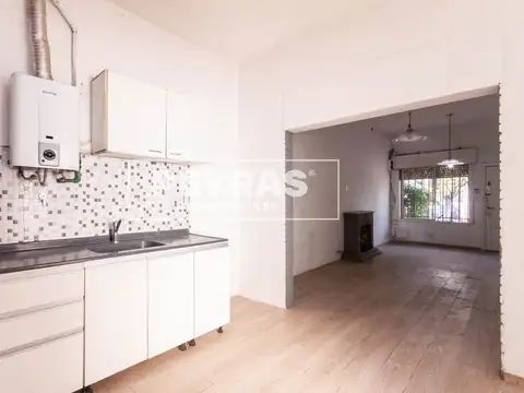 Casa en Venta con Patio, Piscina y Galpón