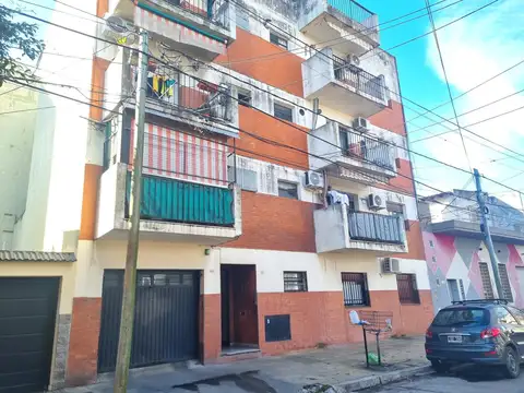 DEPARTAMENTO 3 AMB EN VENTA AL FRENTE. BALCON Y COCHERA. VILLA MARTELLI PROXIMO A PANAMERICANA.