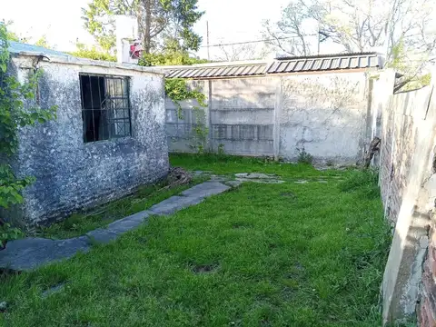 LOTE 220 m2 EN PH EN VENTA - CON CASA A REFACCIONAR