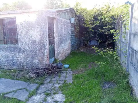 LOTE 220 m2 EN PH EN VENTA - CON CASA A REFACCIONAR