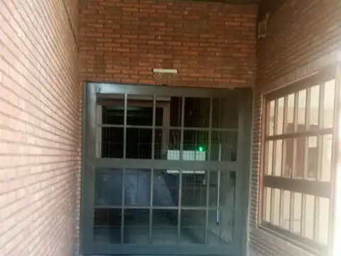 Cochera en edificio de viviendas