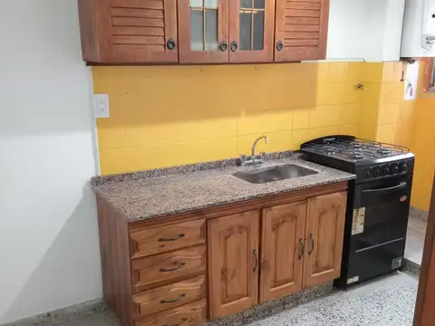 Departamento en Alquiler en Valentin Alsina, $ 470.000