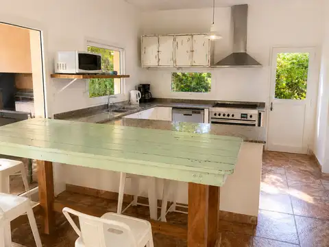 Casa 6 ambientes con 3 baños