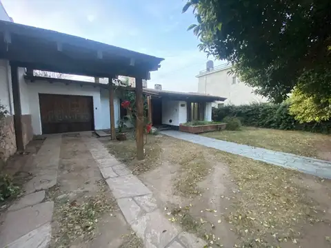 CASA DE 3 DORMITORIOS PARQUE CAPITAL