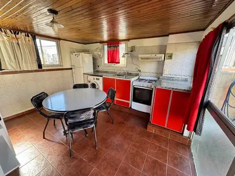 Depto Tipo Casa 3 ambientes con 2 baños