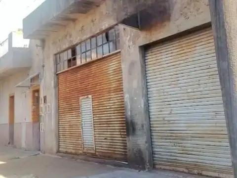 Venta 2 locales y 2 viviendas (a refaccionar)