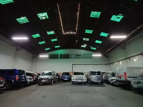ALQUILER DEPOSITO COMERCIAL FLORES 845m2 cubiertos