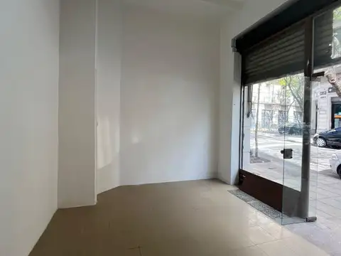 SAN CRISTÓBAL - San José 1000 - Local comercial con sotano!